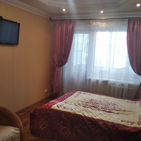 Уютная 1 Комнатная Квартира Возле Метро Дарница Kiev Værelse billede